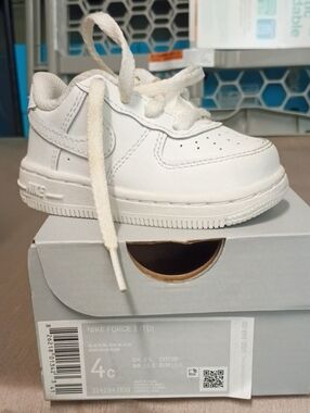 Nike White Kids Low-Top Sneaker Baby Size 4